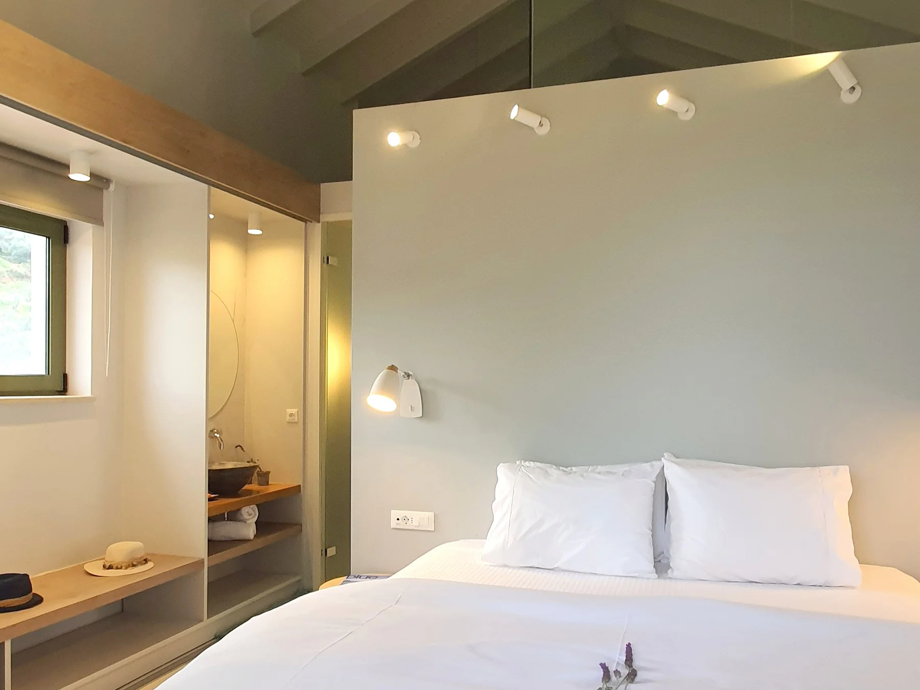 Villa Erato master bedroom with vaulted ceiling and en-suite bathroom, Chania